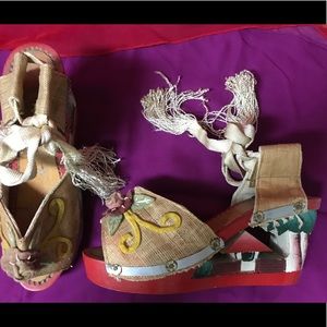 Vintage Hawaii style sculpted